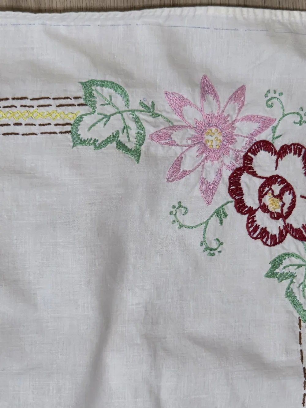 Vintage White Linen Embroidered Red And Pink Flowers Table Runner
